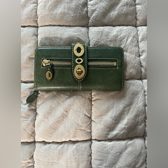 Vintage Y2k Coach Green Leather Limited Edition Lily Legacy Turn Lock Wallet - Picture 1 of 7